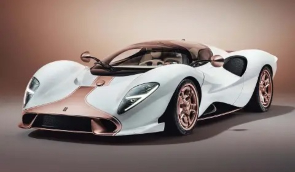 De Tomaso показа серийния звяр P72