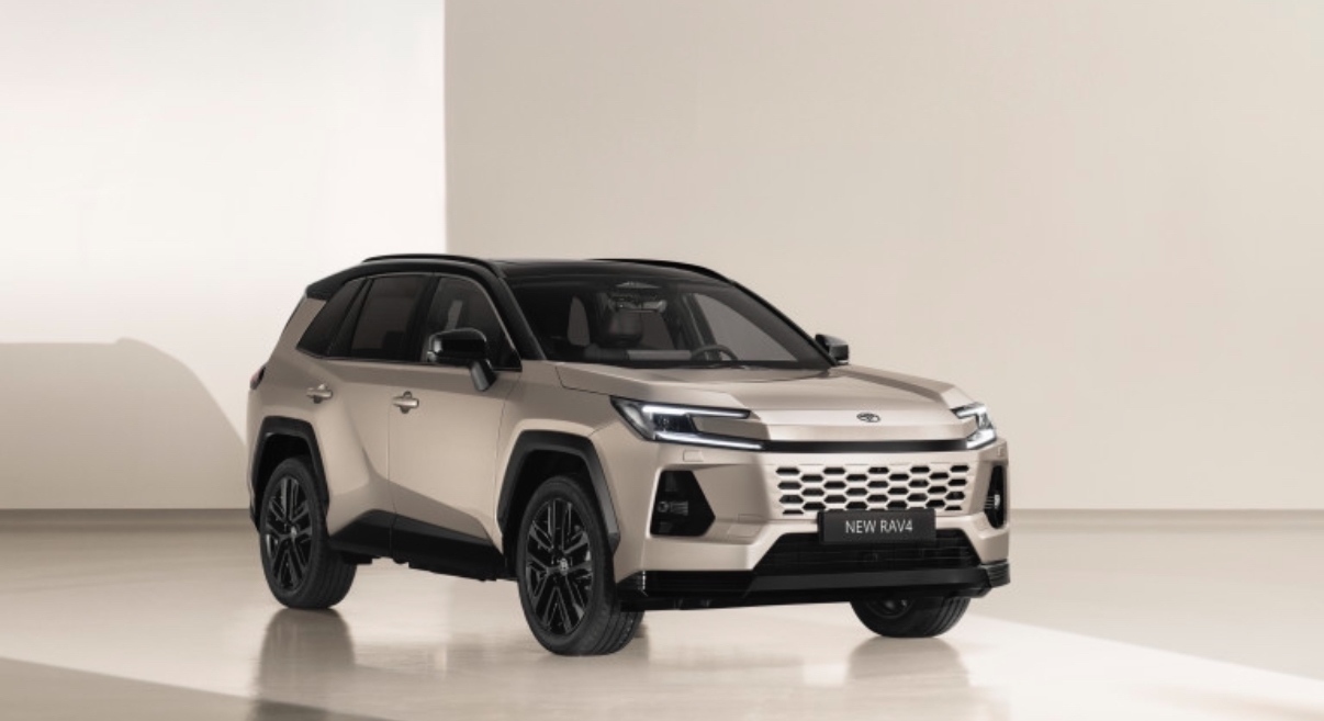 Toyota RAV4 е по-модерен и само с хибирдни задвижвания